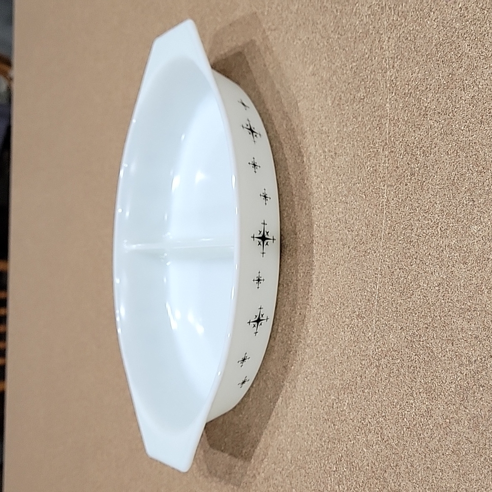 Vintage Pyrex "Compass" Divided Dish!!!